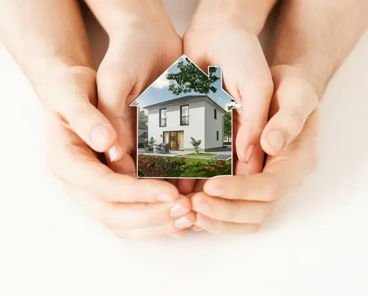 sicherheit-schutz-geborgenheit-familie-haus-geschuetzt-02